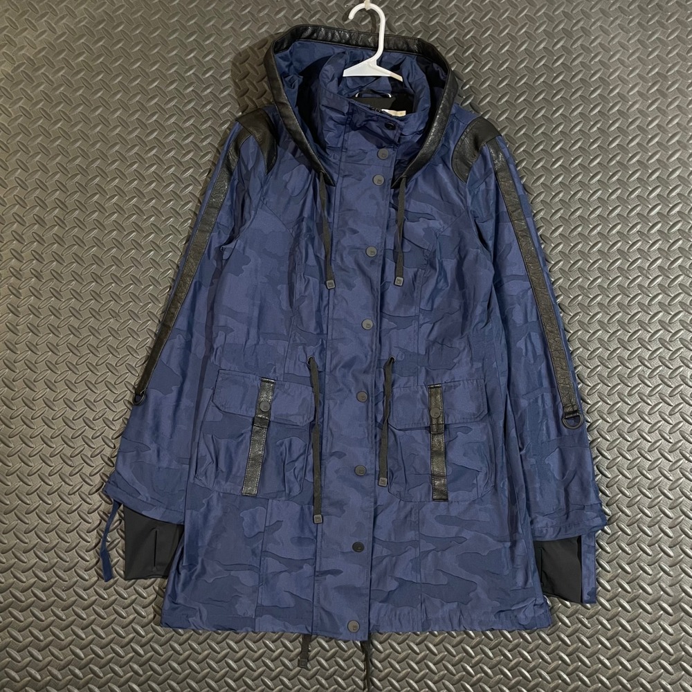 Blanc Noir Women's Navy Blue Camo Hooded Anorak Grenadier Rain Jacket Medium
